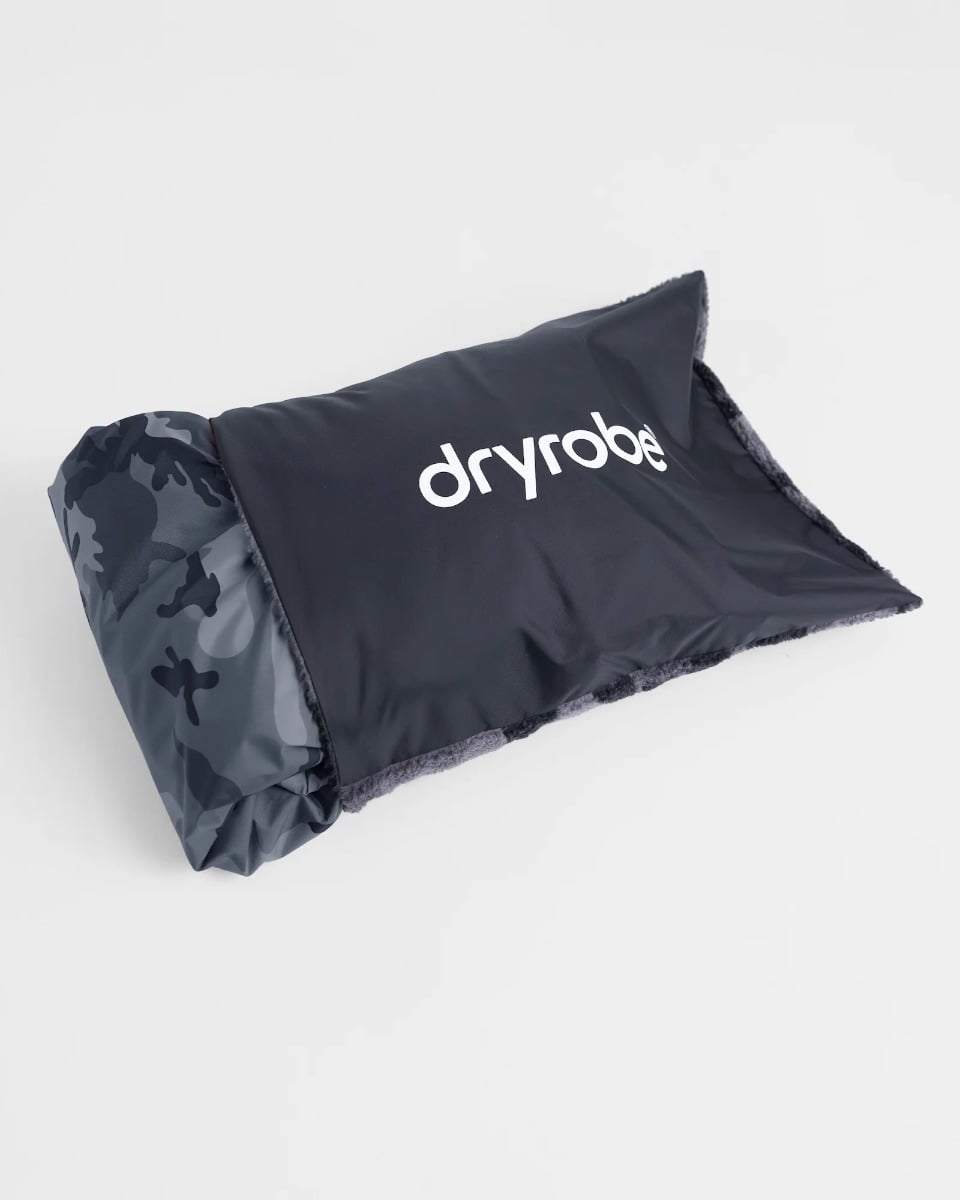 Dryrobe Cushion Cover in Black Camo