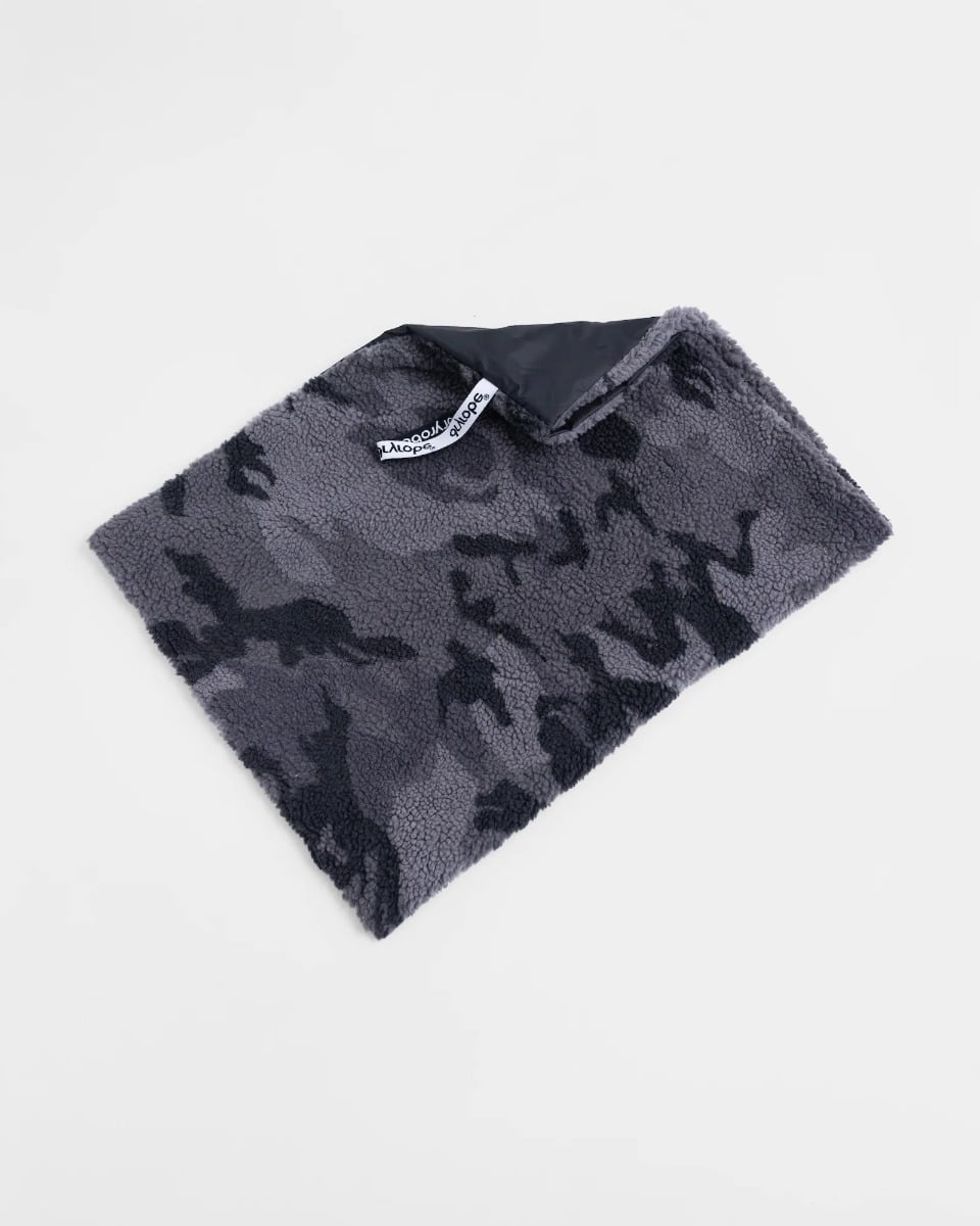 Dryrobe Cushion Cover - Black Camo