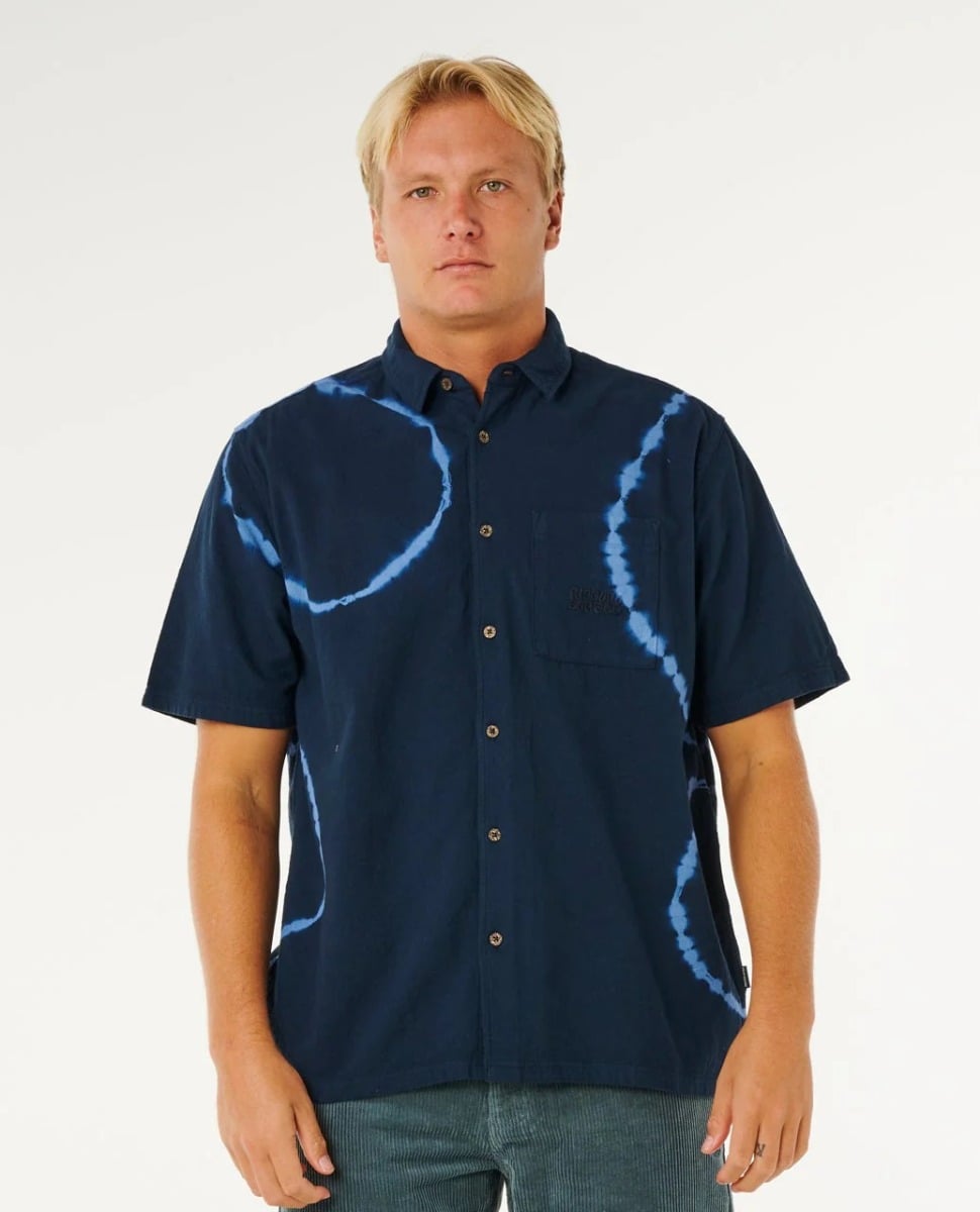 Rip Curl Pacific Rinse Short-Sleeved Shirt in Dark Navy