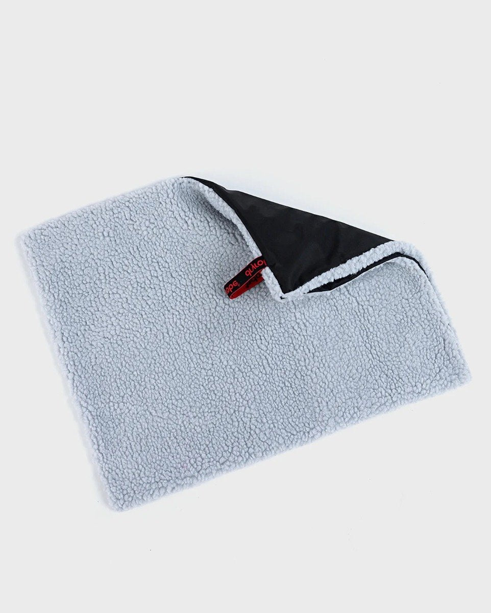 Dryrobe Cushion Cover in Black/Grey