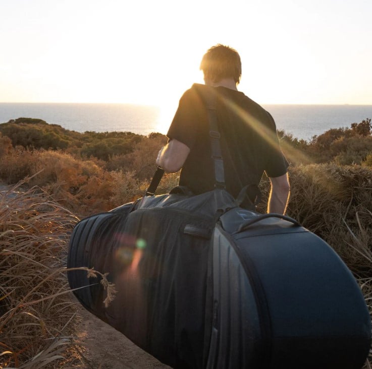 Ocean & Earth Apex Fish 4 Board Travel Bag - Black
