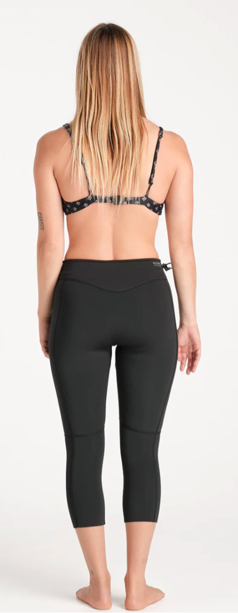 C-Skins NuWave Solace Lite 1.5mm Womens FL 3/4 Wetsuit Leggings - Black/White