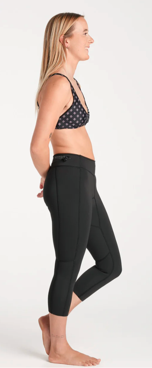 C-Skins NuWave Solace Lite 1.5mm Womens FL 3/4 Wetsuit Leggings - Black/White
