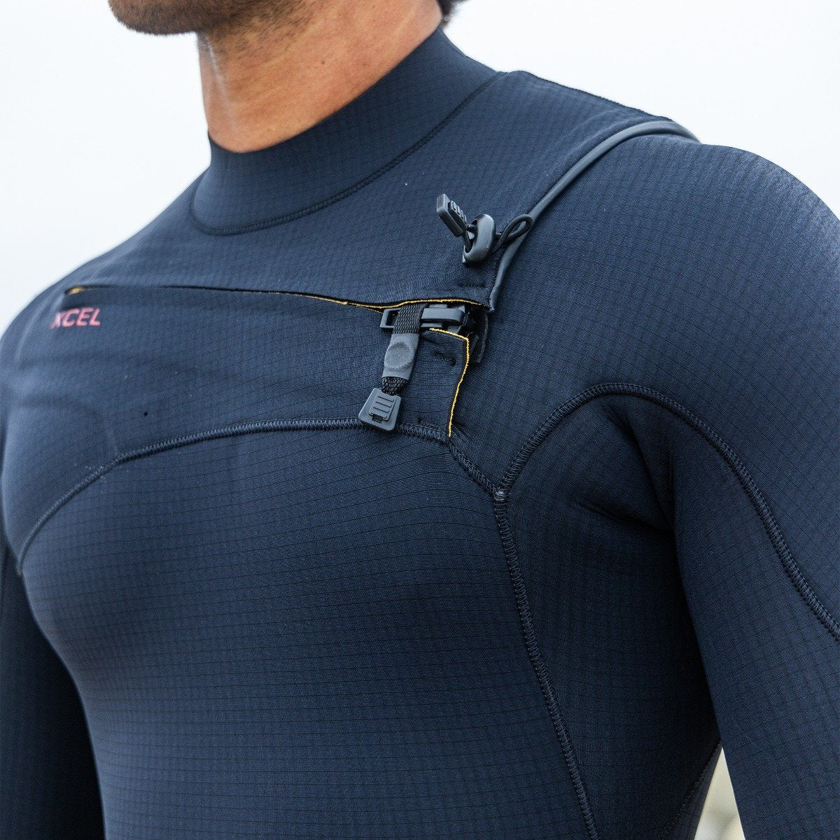 Xcel Infiniti 5/4mm Men's Chest Zip Hooded Wetsuit 2025 - Black