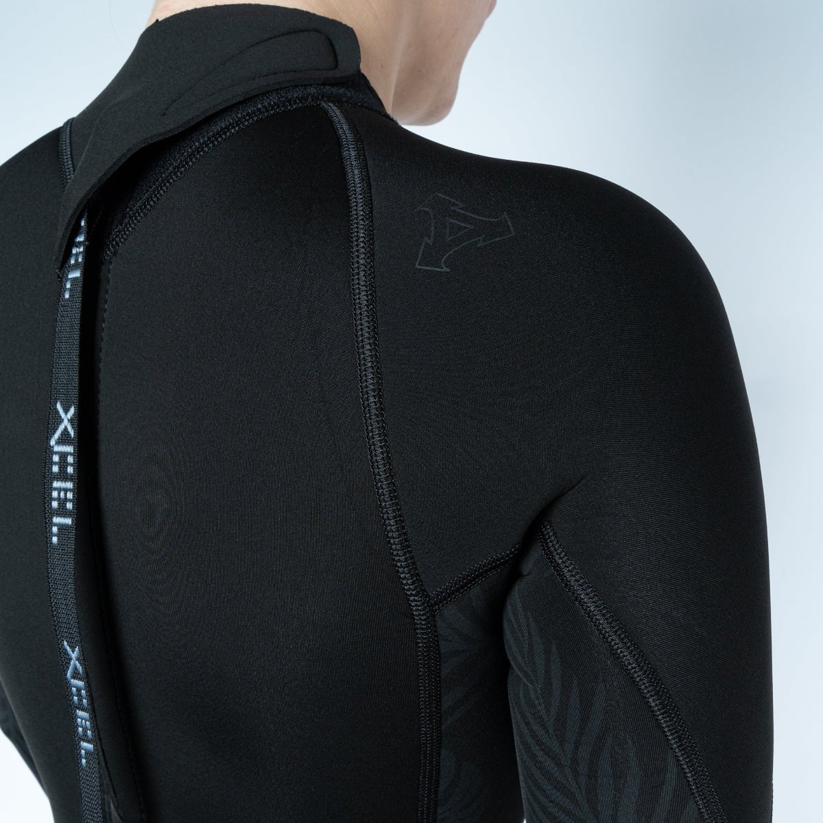 Xcel Womens 2mm Axis Long Sleeve Back Zip Boy Leg Shorty 2025 - Black Palm